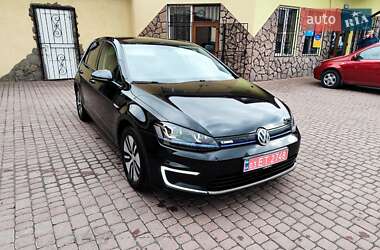 Хэтчбек Volkswagen e-Golf 2015 в 