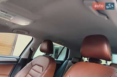 Хэтчбек Volkswagen e-Golf 2015 в 