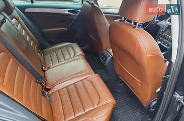 Хэтчбек Volkswagen e-Golf 2015 в 
