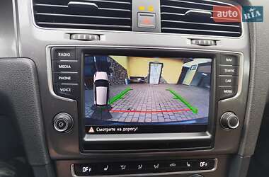 Хэтчбек Volkswagen e-Golf 2015 в 