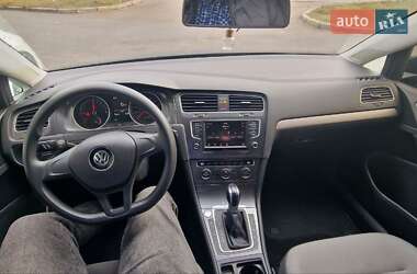 Хэтчбек Volkswagen e-Golf 2016 в 