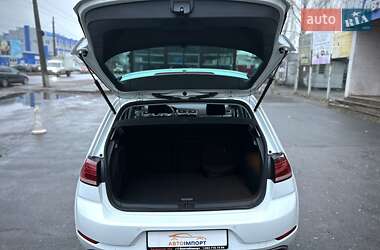 Хэтчбек Volkswagen e-Golf 2019 в 