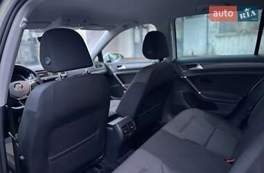 Хэтчбек Volkswagen e-Golf 2019 в 