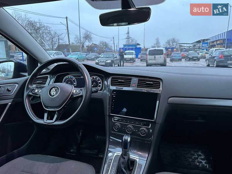 Хетчбек Volkswagen e-Golf 2018 в Житомирі
