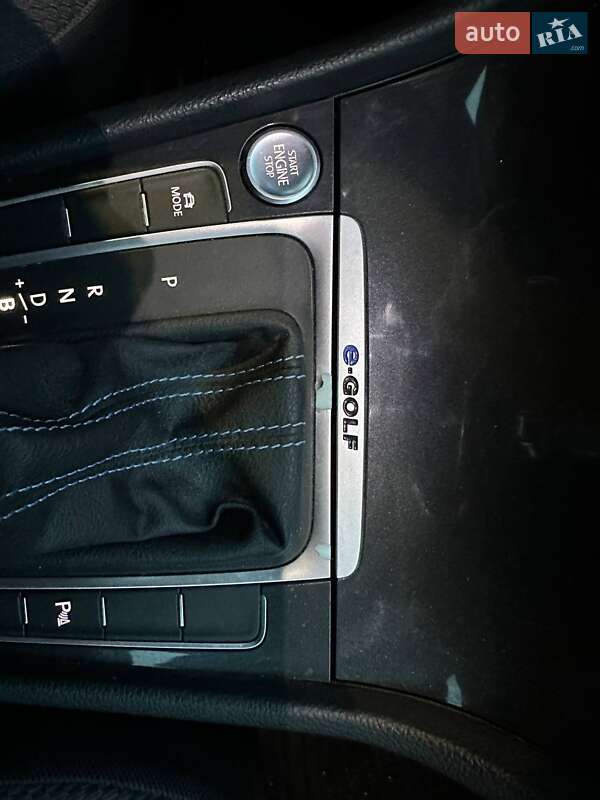 Хетчбек Volkswagen e-Golf 2018 в Житомирі