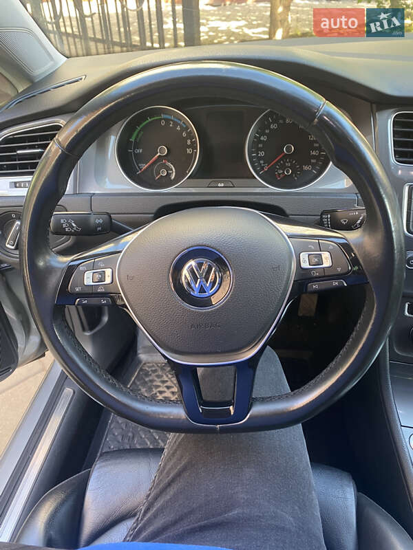 Хэтчбек Volkswagen e-Golf 2016 в Одессе