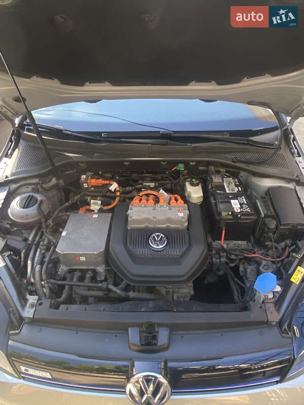 Хэтчбек Volkswagen e-Golf 2016 в Одессе