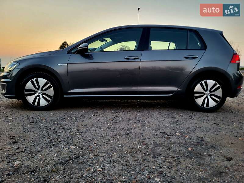 Хетчбек Volkswagen e-Golf 2018 в Ужгороді