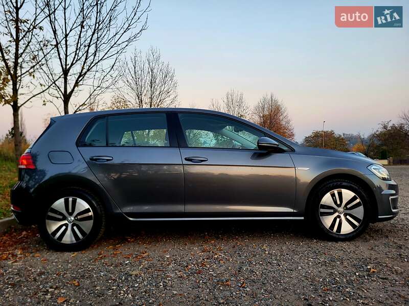 Хетчбек Volkswagen e-Golf 2018 в Ужгороді