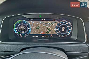 Хэтчбек Volkswagen e-Golf 2018 в 