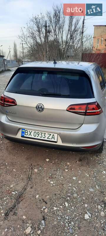 Хэтчбек Volkswagen e-Golf 2015 в Каменец-Подольском