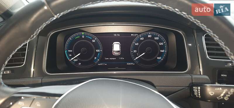 Хэтчбек Volkswagen e-Golf 2018 в Киеве