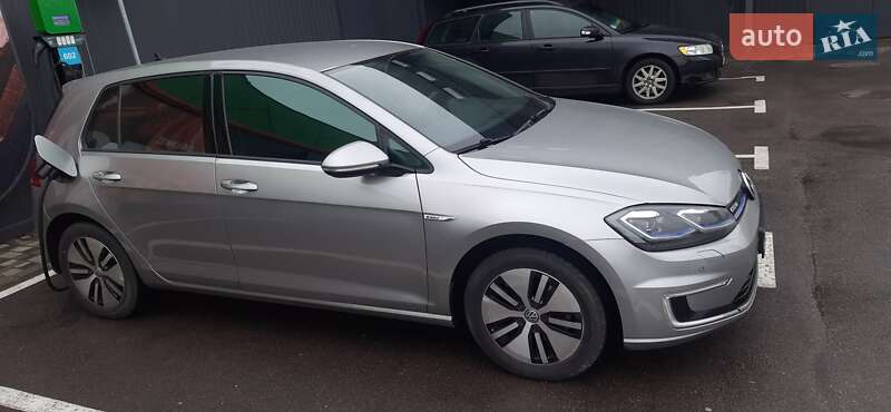 Хэтчбек Volkswagen e-Golf 2018 в Киеве