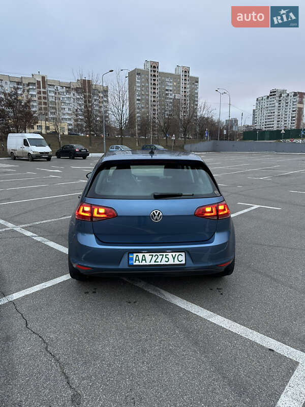 Хэтчбек Volkswagen e-Golf 2016 в Киеве