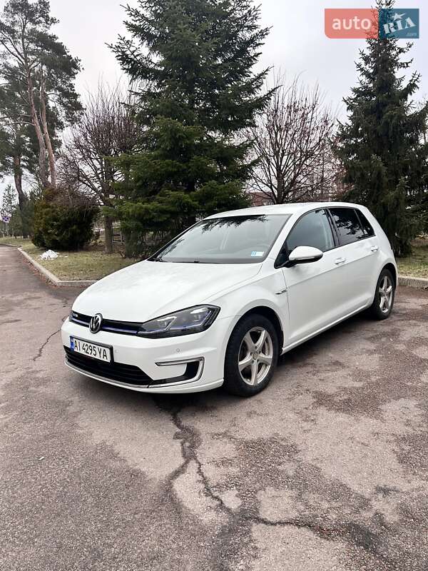 Хетчбек Volkswagen e-Golf 2017 в Києві