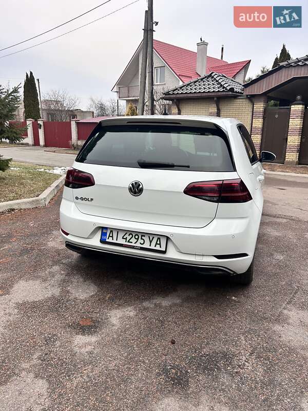 Хетчбек Volkswagen e-Golf 2017 в Києві