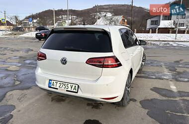 Хэтчбек Volkswagen e-Golf 2014 в 