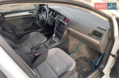 Хэтчбек Volkswagen e-Golf 2014 в 