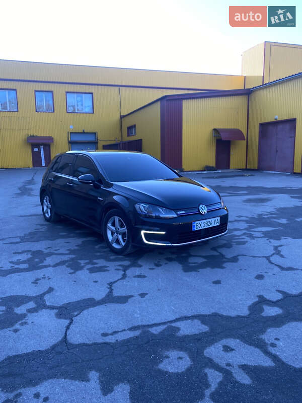 Volkswagen e-Golf 2015