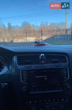 Хэтчбек Volkswagen e-Golf 2015 в 