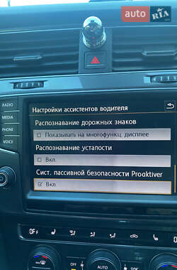 Хэтчбек Volkswagen e-Golf 2015 в 