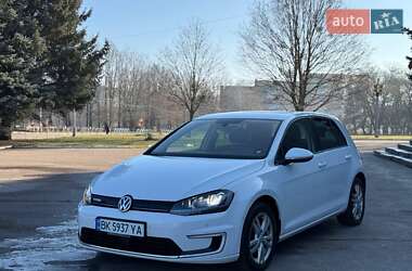 Хетчбек Volkswagen e-Golf 2014 в Рівному