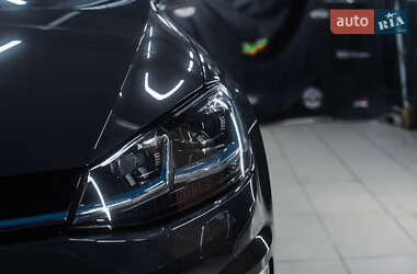 Хэтчбек Volkswagen e-Golf 2020 в 