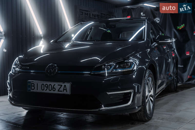 Хэтчбек Volkswagen e-Golf 2020 в 