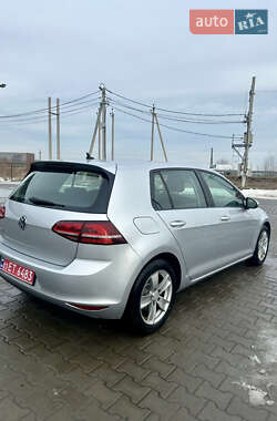 Хэтчбек Volkswagen e-Golf 2015 в Львове