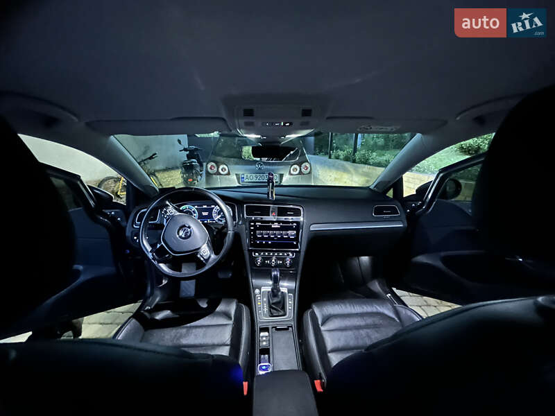 Хэтчбек Volkswagen e-Golf 2018 в Хусте