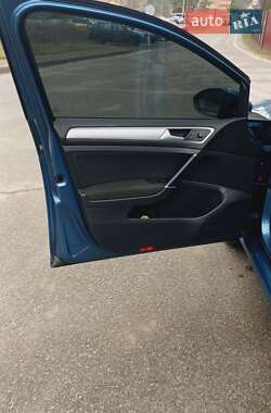Хетчбек Volkswagen e-Golf 2015 в 