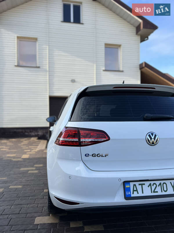 Хэтчбек Volkswagen e-Golf 2015 в Ивано-Франковске
