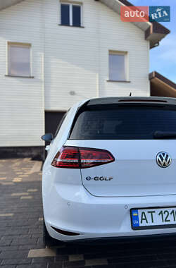 Хэтчбек Volkswagen e-Golf 2015 в Ивано-Франковске