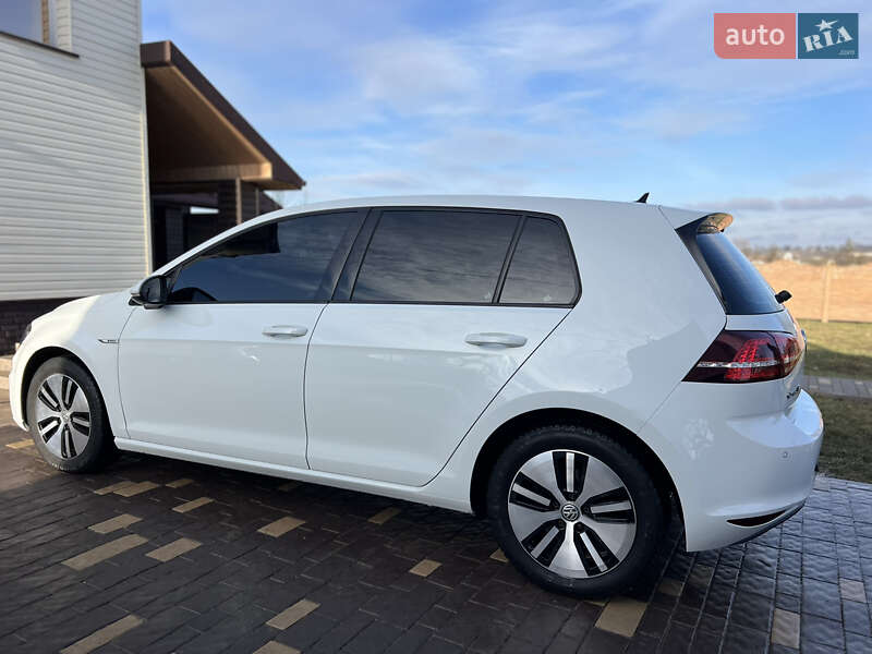 Хэтчбек Volkswagen e-Golf 2015 в Ивано-Франковске