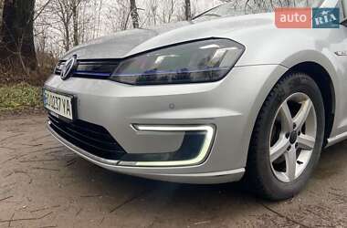 Хетчбек Volkswagen e-Golf 2015 в Летичіві