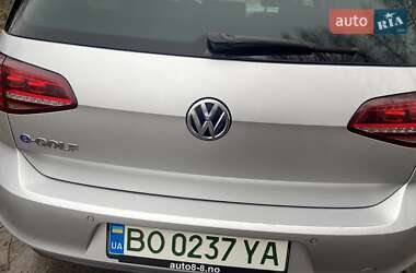 Хетчбек Volkswagen e-Golf 2015 в Летичіві