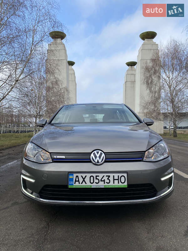 Volkswagen e-Golf 2016
