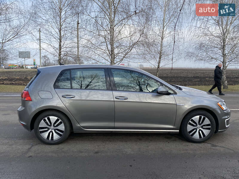 Хетчбек Volkswagen e-Golf 2016 в Дніпрі