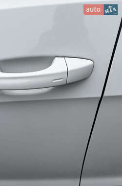 Хэтчбек Volkswagen e-Golf 2015 в 