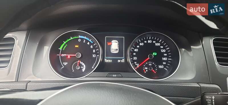 Хетчбек Volkswagen e-Golf 2016 в Житомирі