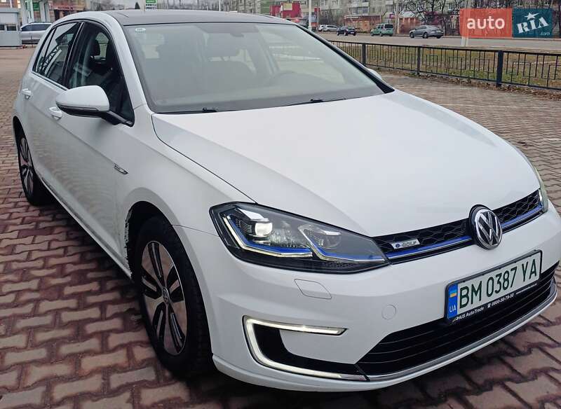 Хэтчбек Volkswagen e-Golf 2019 в 