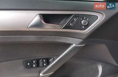 Хетчбек Volkswagen e-Golf 2017 в 