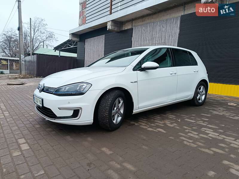 Хэтчбек Volkswagen e-Golf 2015 в Кривом Роге