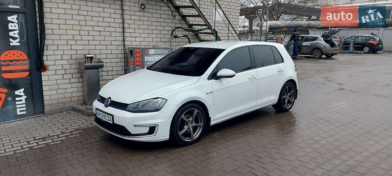 Хэтчбек Volkswagen e-Golf 2014 в Житомире