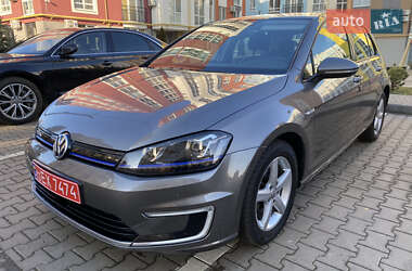 Хетчбек Volkswagen e-Golf 2015 в Чернівцях