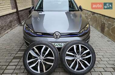 Хетчбек Volkswagen e-Golf 2019 в Дніпрі