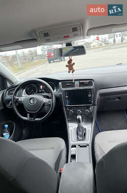 Хэтчбек Volkswagen e-Golf 2017 в Львове