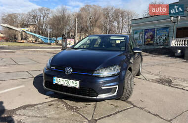 Хетчбек Volkswagen e-Golf 2015 в Дніпрі