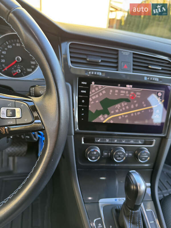 Хэтчбек Volkswagen e-Golf 2020 в Долине