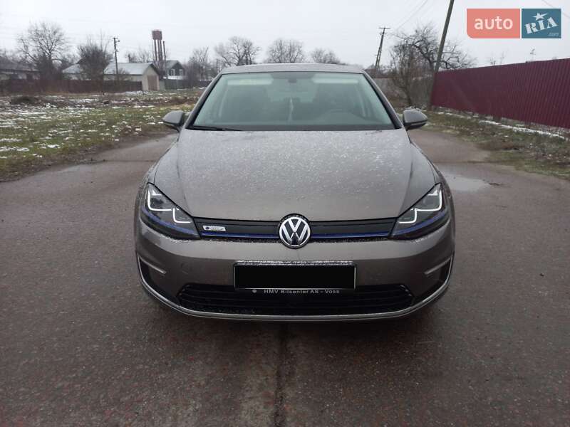 Хетчбек Volkswagen e-Golf 2015 в Києві